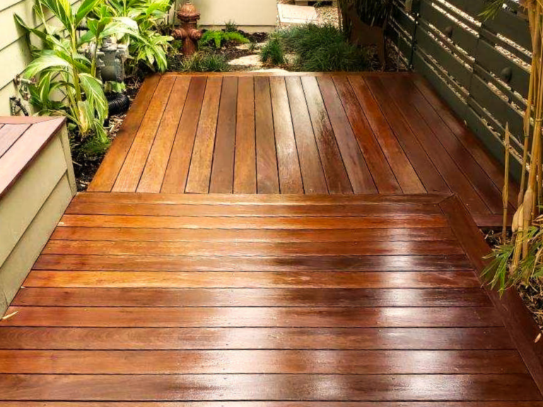 How Long Does Fence Stain Last in Texas?